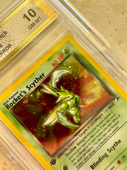 ROCKET'S SCYTHER 1ST EDITION ERROR PGC 10 BASE HOLO POKEMON PSA 13/132 GEM MINT